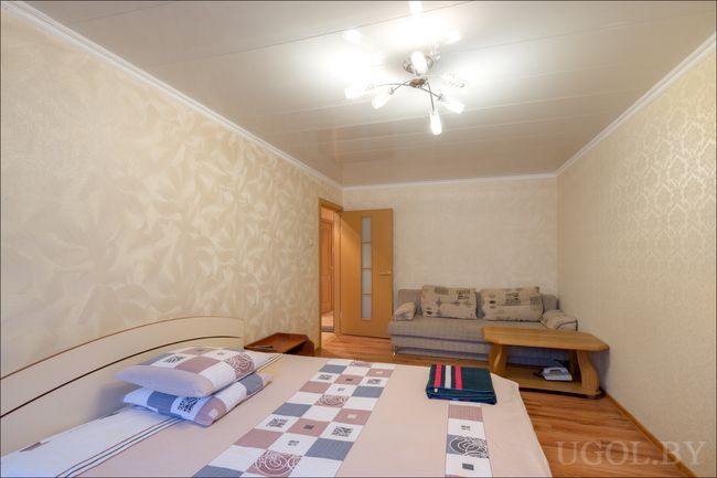 Спальня в однокомнатной квартире на сутки по ул. Куйбышева, д. 32 в городе Минске